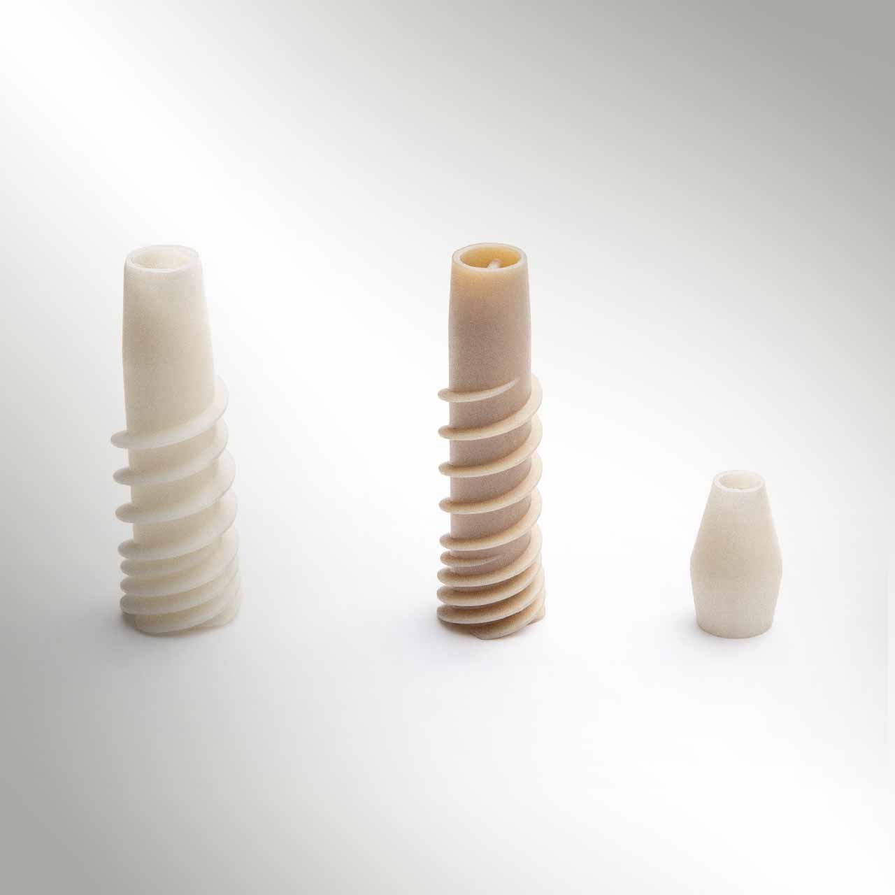 Implantables and bioresorbables molding by SPG